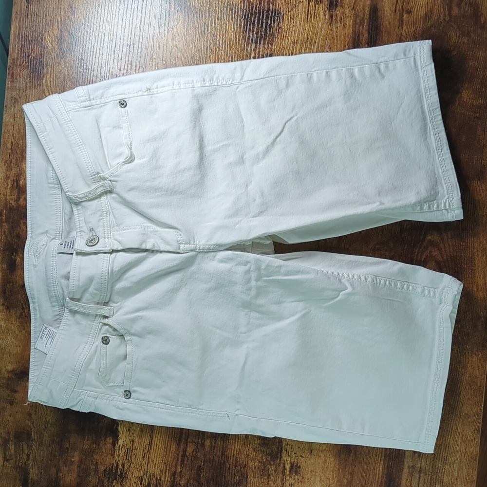 Tommy Bahama Classic White Bermuda Shorts